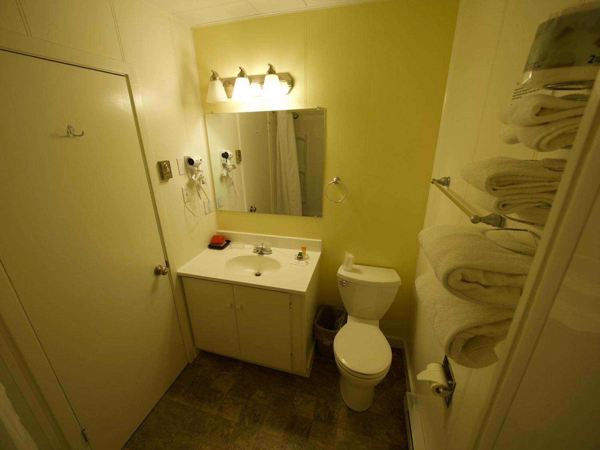 Creston Valley Motel Luaran gambar