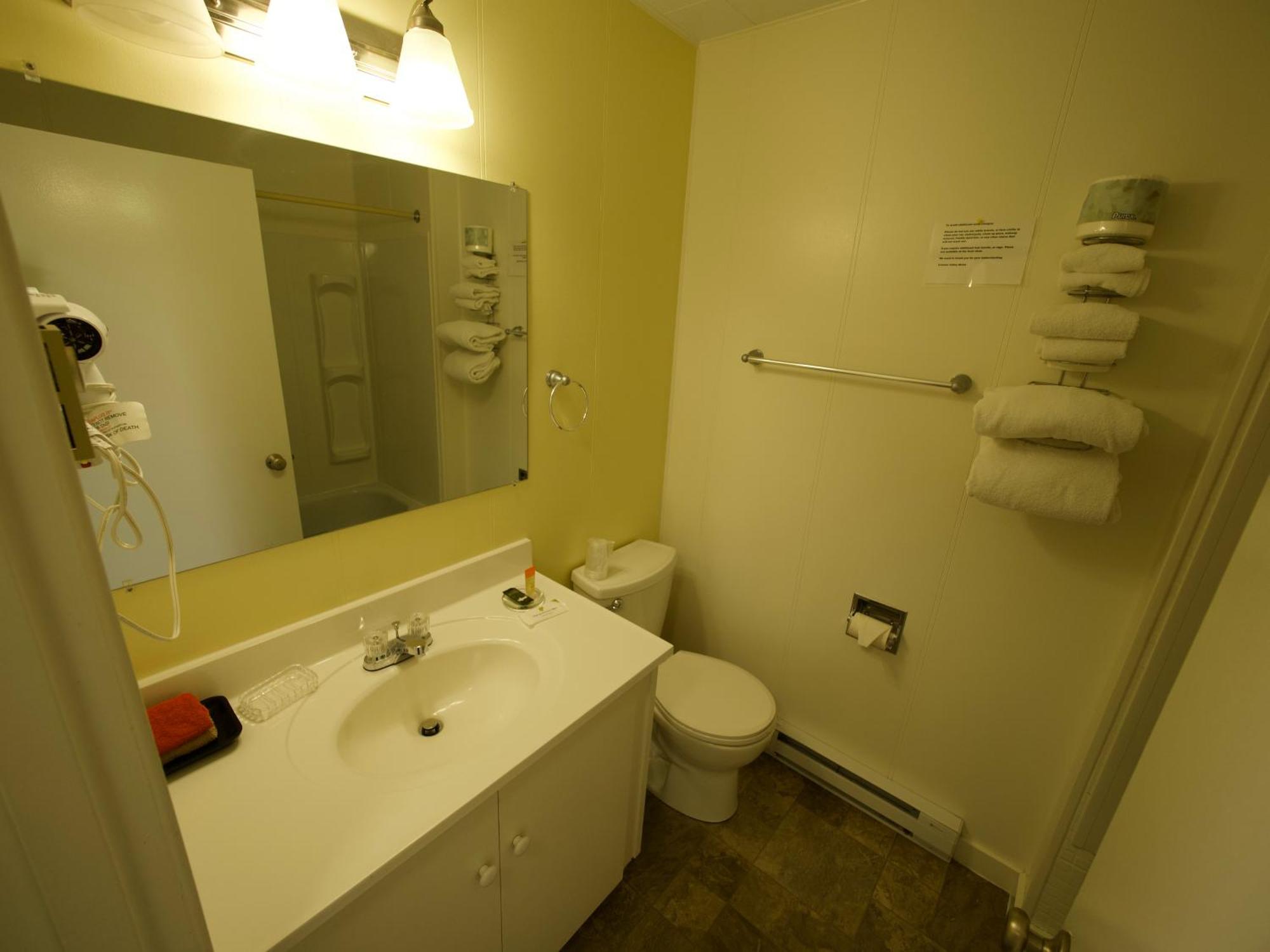 Creston Valley Motel Luaran gambar