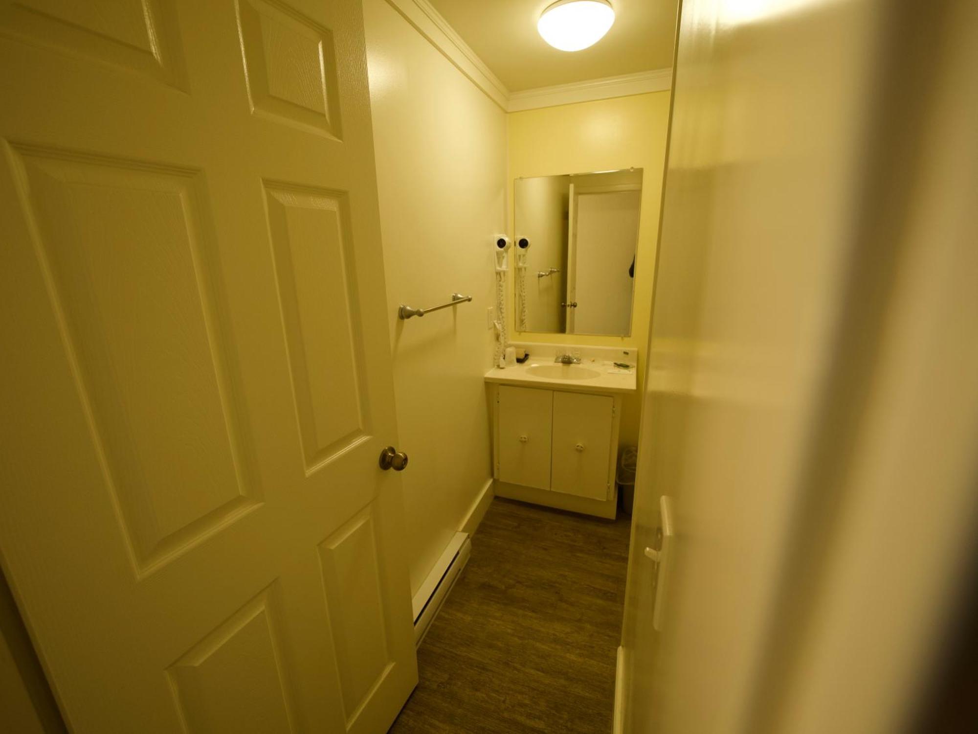 Creston Valley Motel Luaran gambar