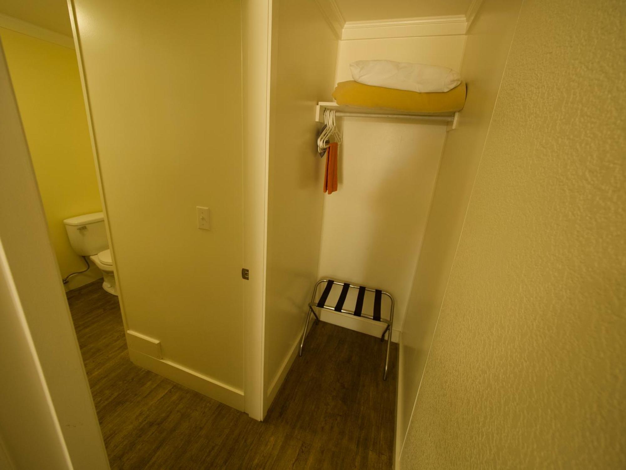 Creston Valley Motel Luaran gambar